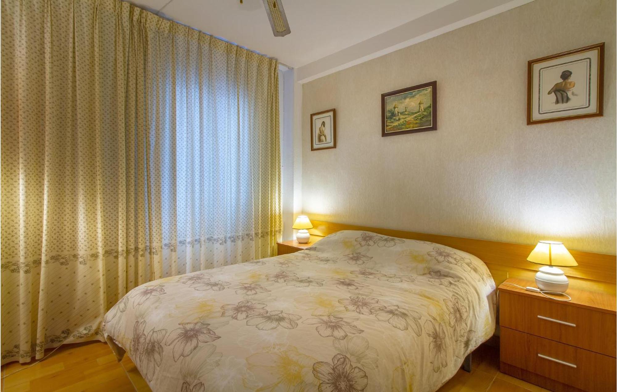 Stunning Apartment In Gandia With Kitchen מראה חיצוני תמונה