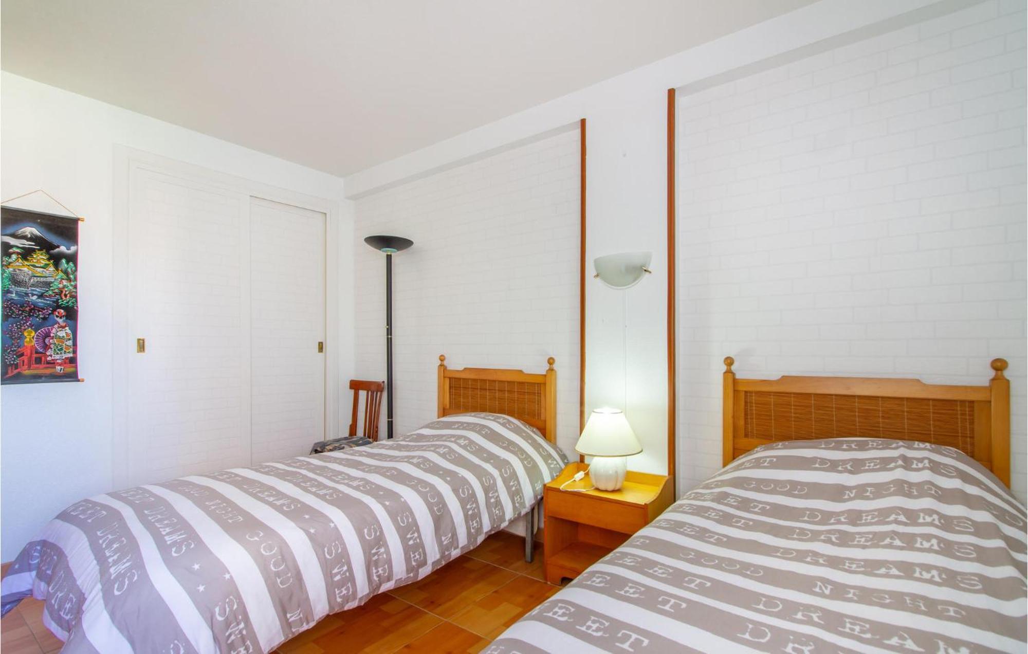 Stunning Apartment In Gandia With Kitchen מראה חיצוני תמונה
